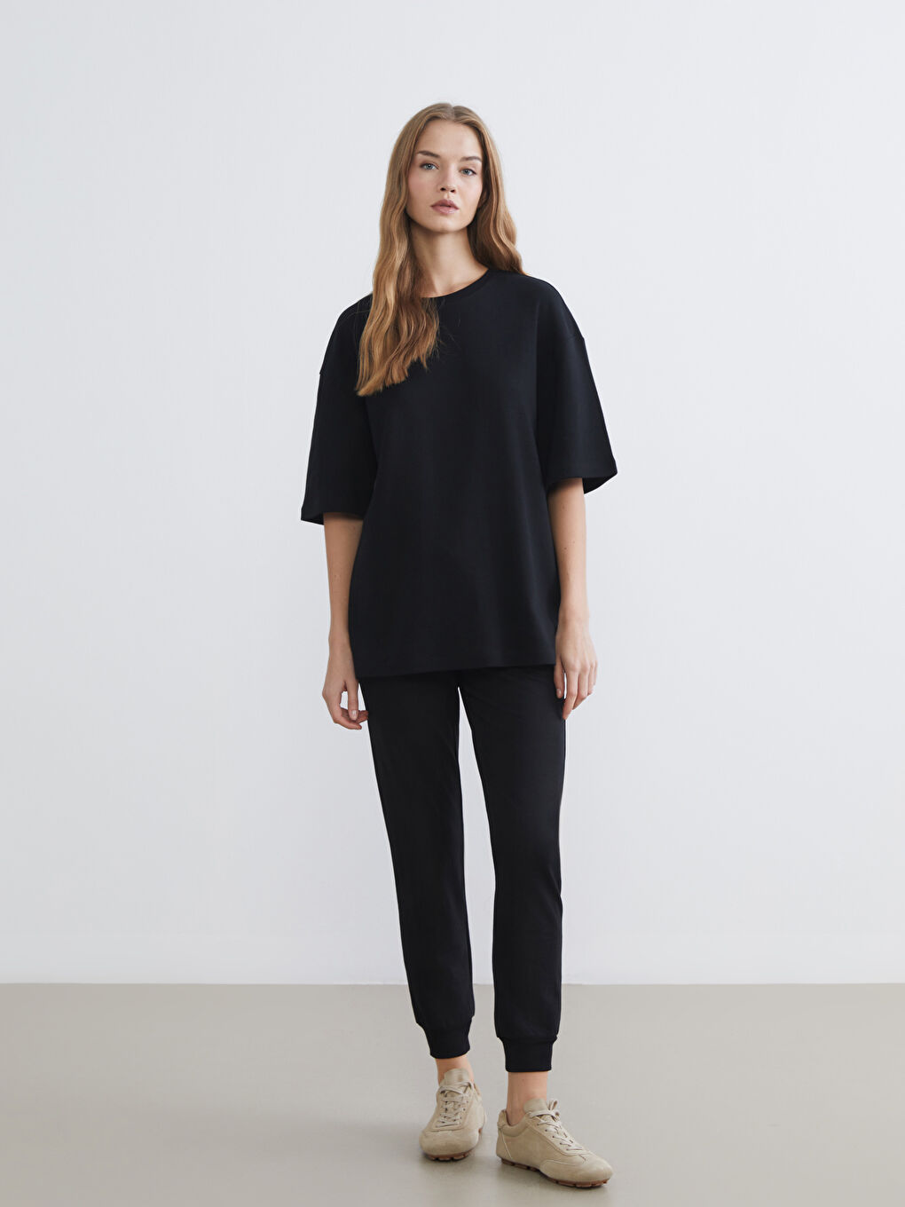 تیشێرت یه‌خه‌ خڕ ئۆڤەرسایز بۆ ژنان-1