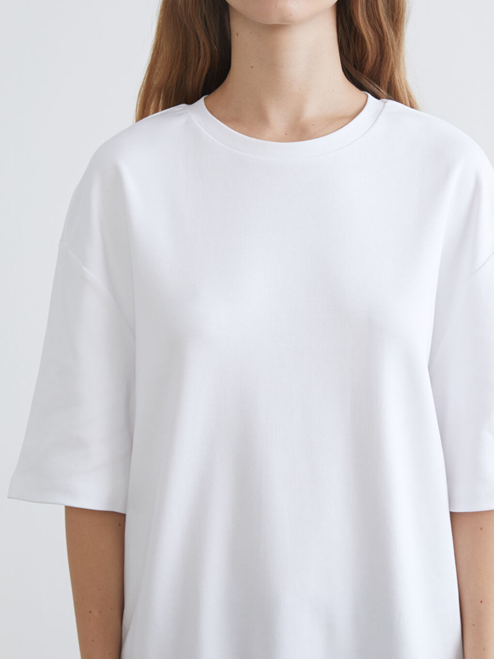 تیشێرت یه‌خه‌ خڕ ئۆڤەرسایز بۆ ژنان-2