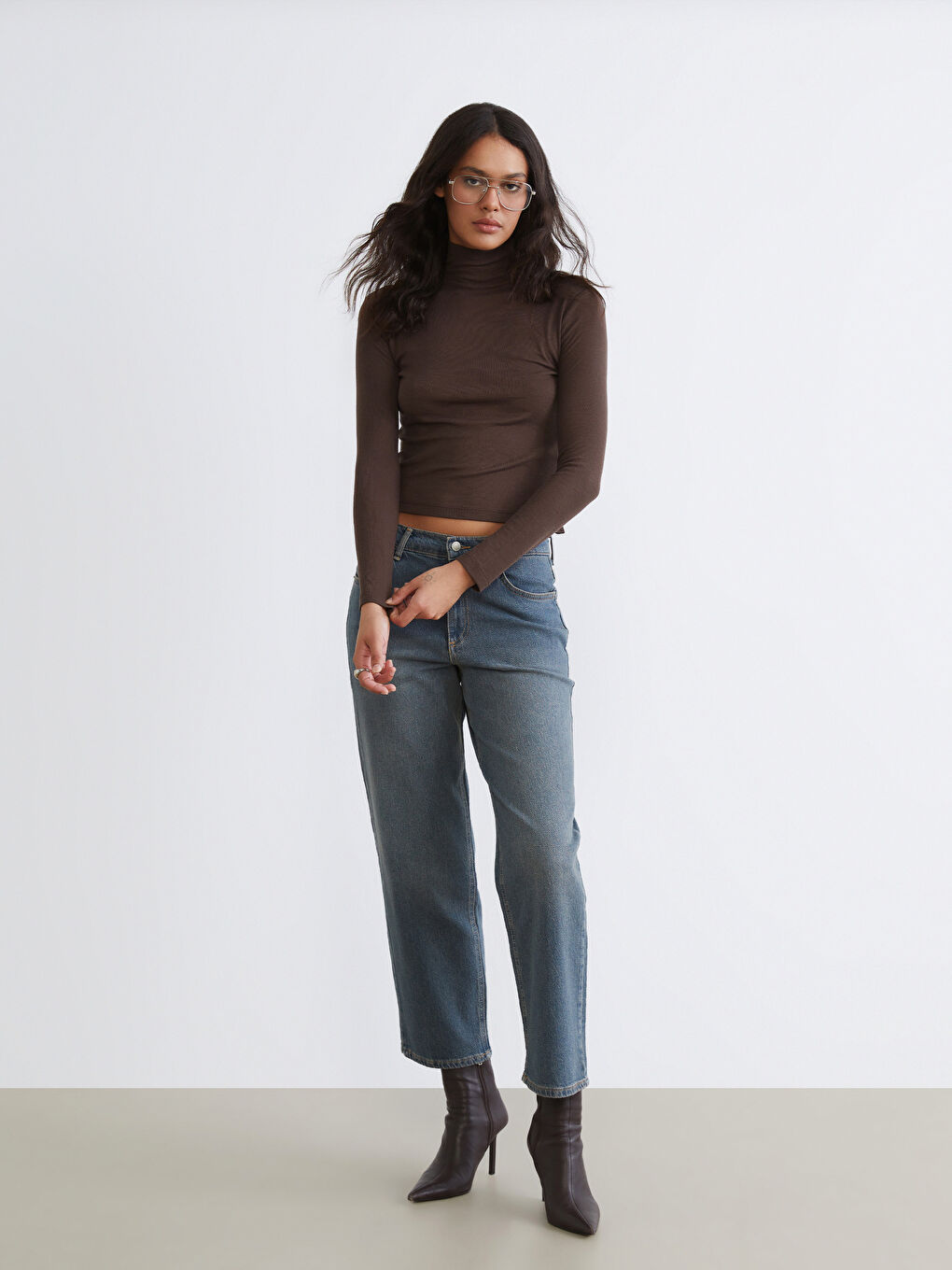 Kahverengi Dik Yaka Kadın Body-1