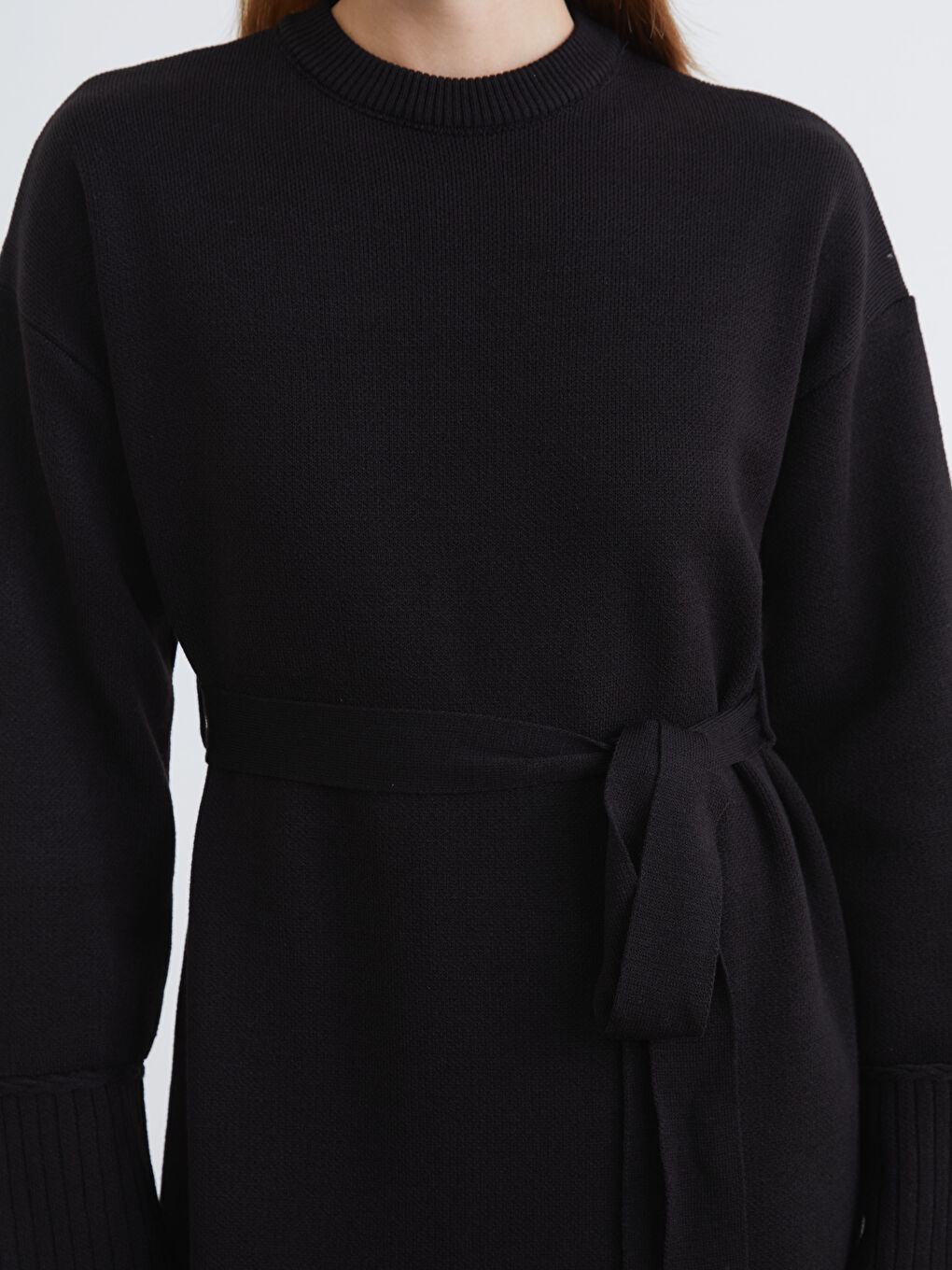 Siyah Bisiklet Yaka Kuşaklı Triko Elbise-2