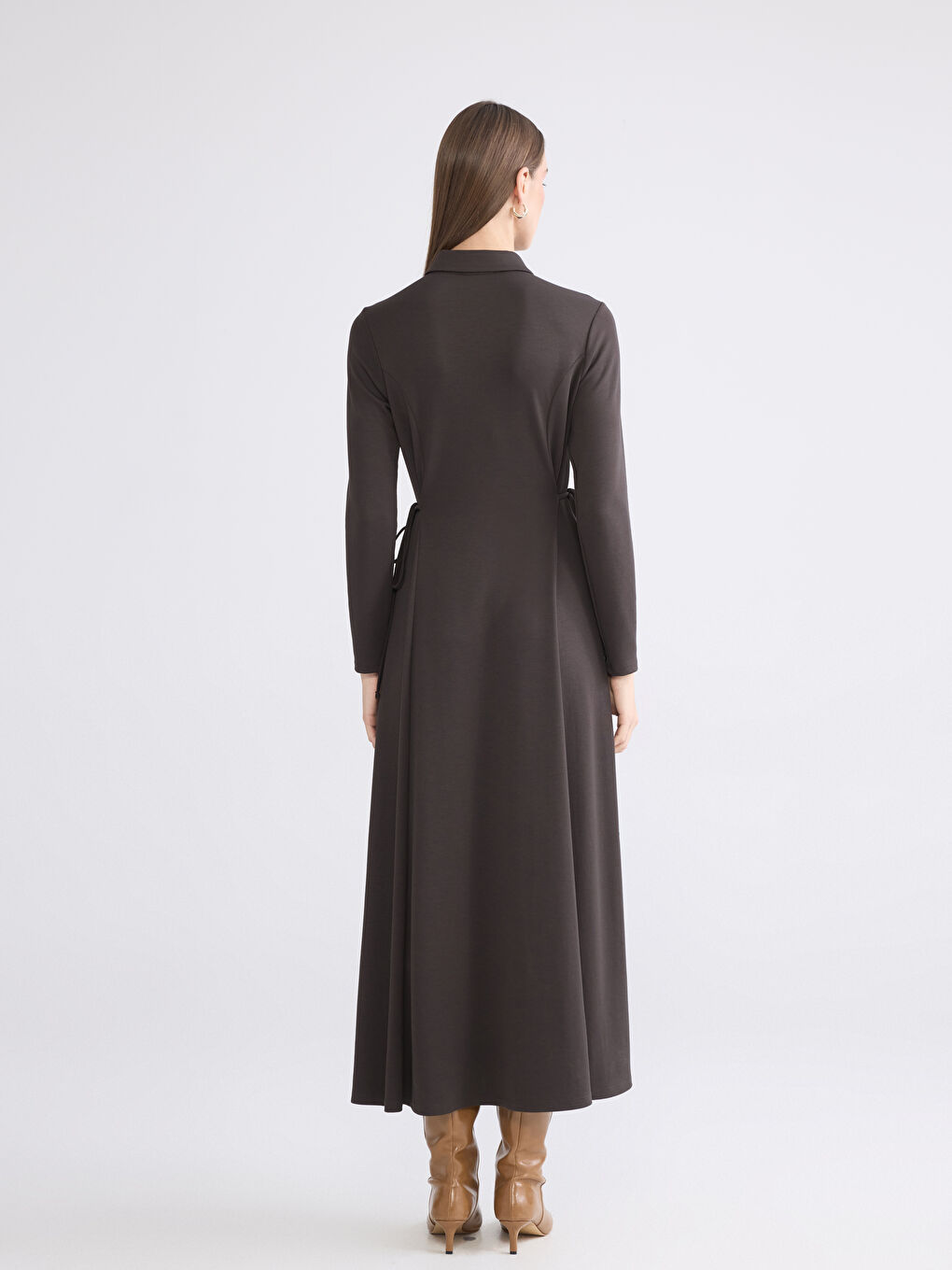 Kahverengi Gömlek Yaka Beli Bağcıklı Elbise-3