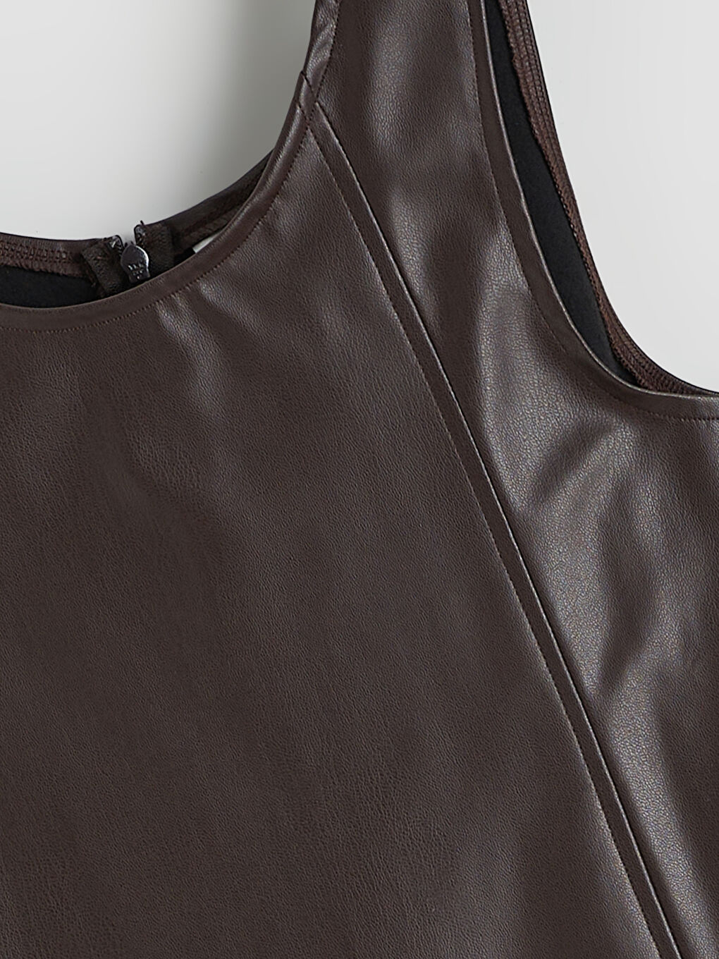 Kahverengi Fiyonk Detaylı Deri Görünümlü Kız Çocuk Elbise-1