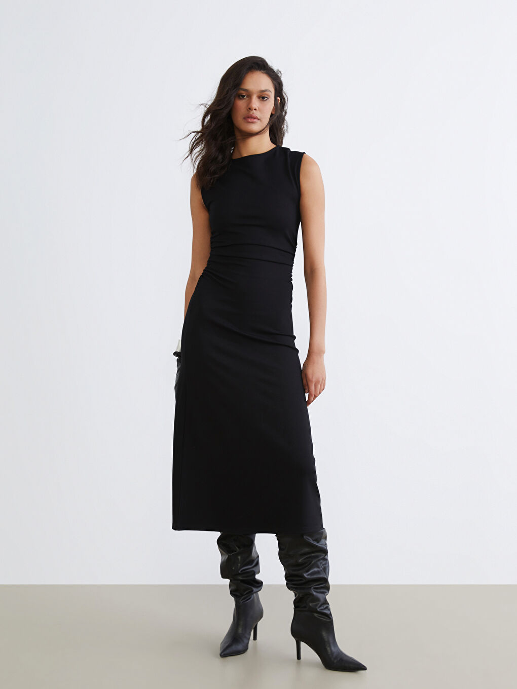 Siyah Bisiklet Yaka Büzgülü Elbise-1