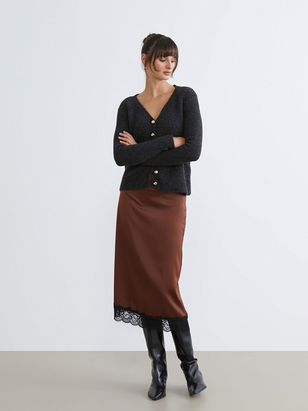 Kahverengi Dantel Detaylı Saten Etek