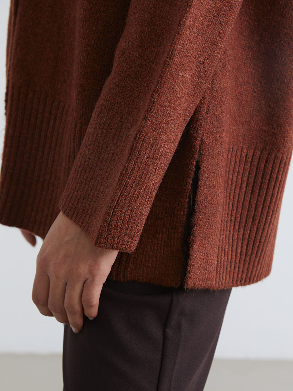 Kahverengi V Yaka Kadın Triko Hırka-2