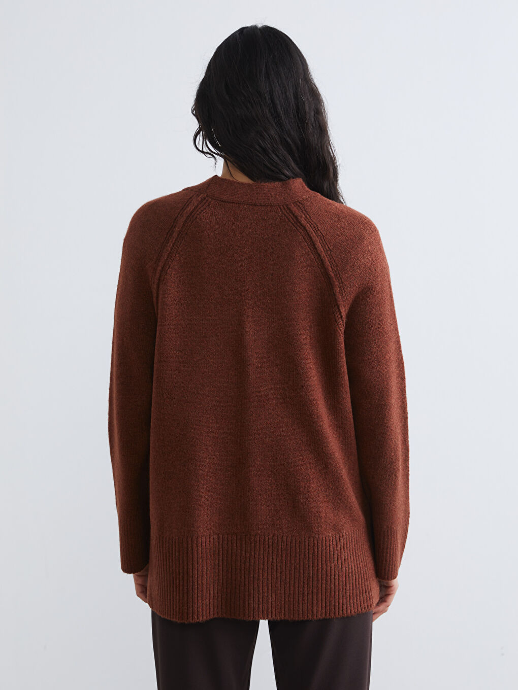 Kahverengi V Yaka Kadın Triko Hırka-3