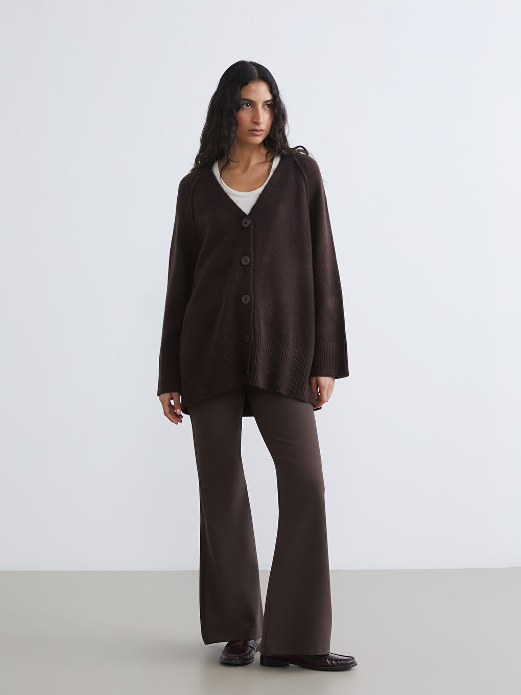 Kahverengi V Yaka Kadın Triko Hırka-1