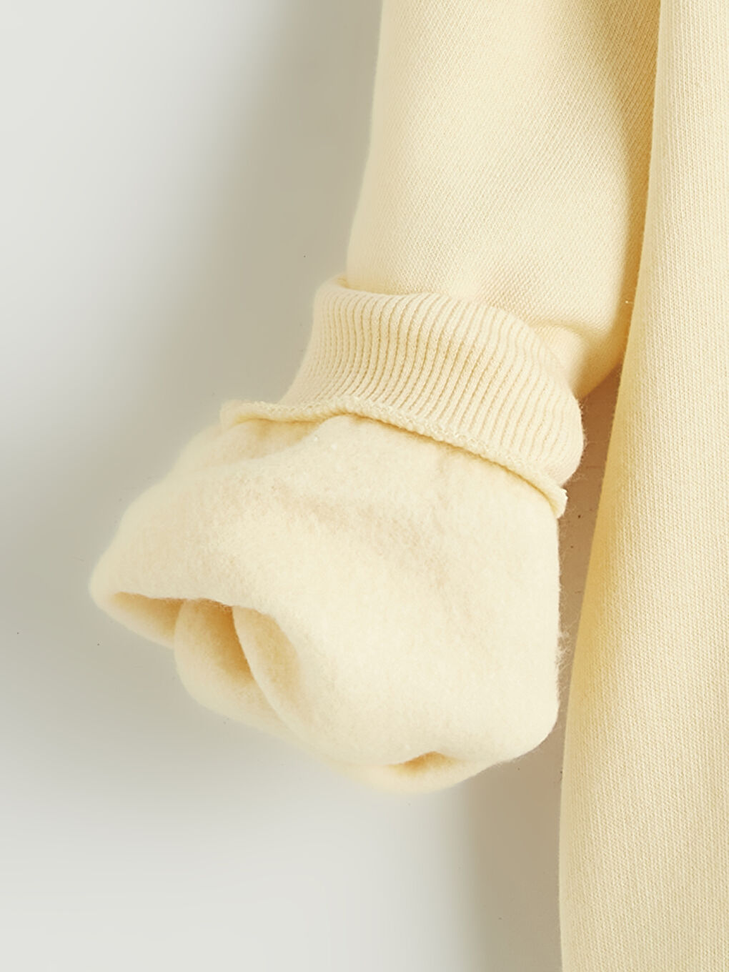 გოგონა ყვითელი კომპლექტი-2