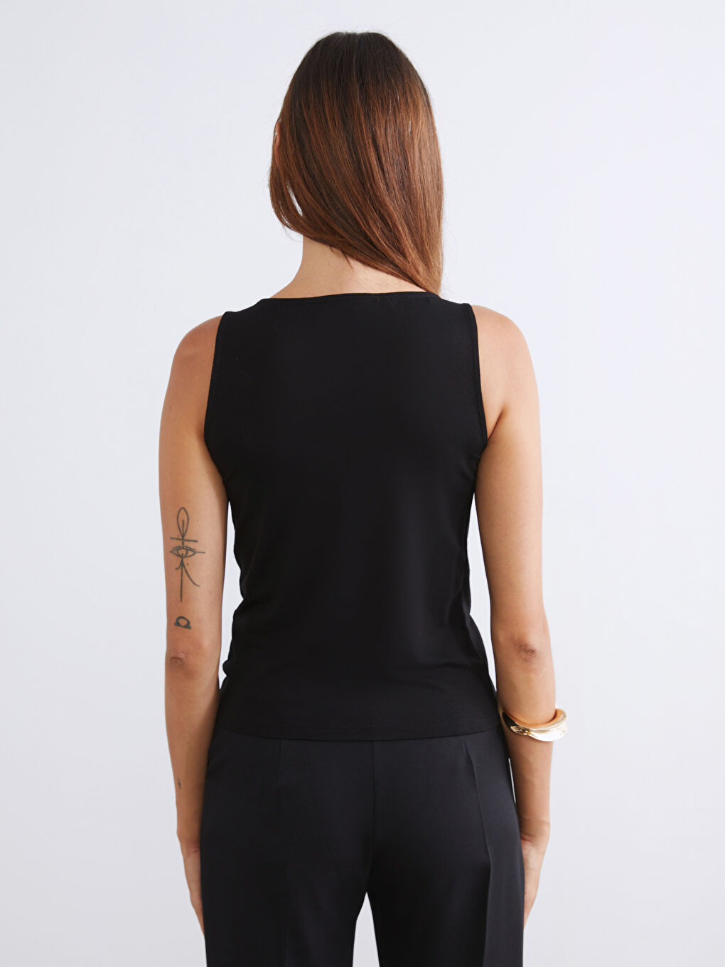 Siyah Dökümlü Yaka Büzgülü Bluz-3