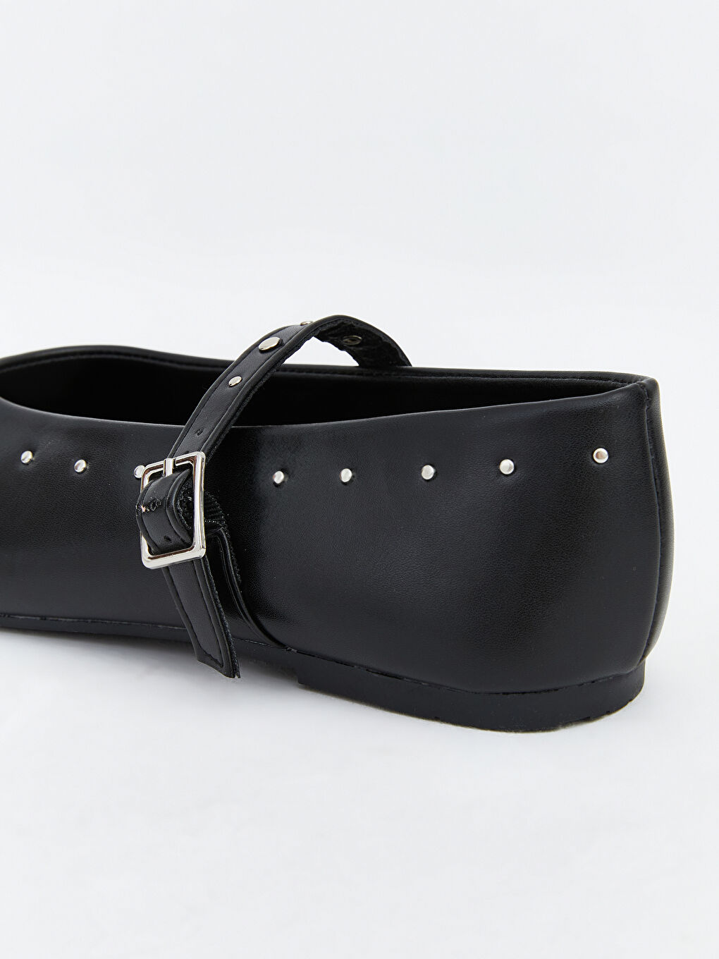 پێڵاوی فلاتی کچان بە ڕووکاری چەرم-4