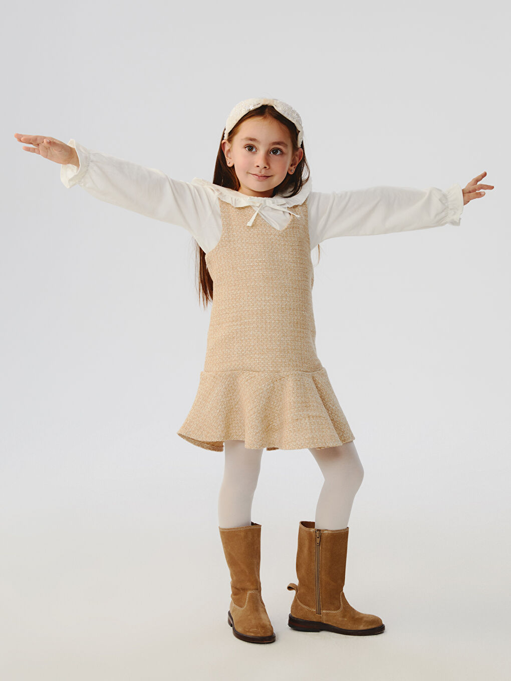 Bej V Yaka Kız Çocuk Elbise ve Külotlu Çorap