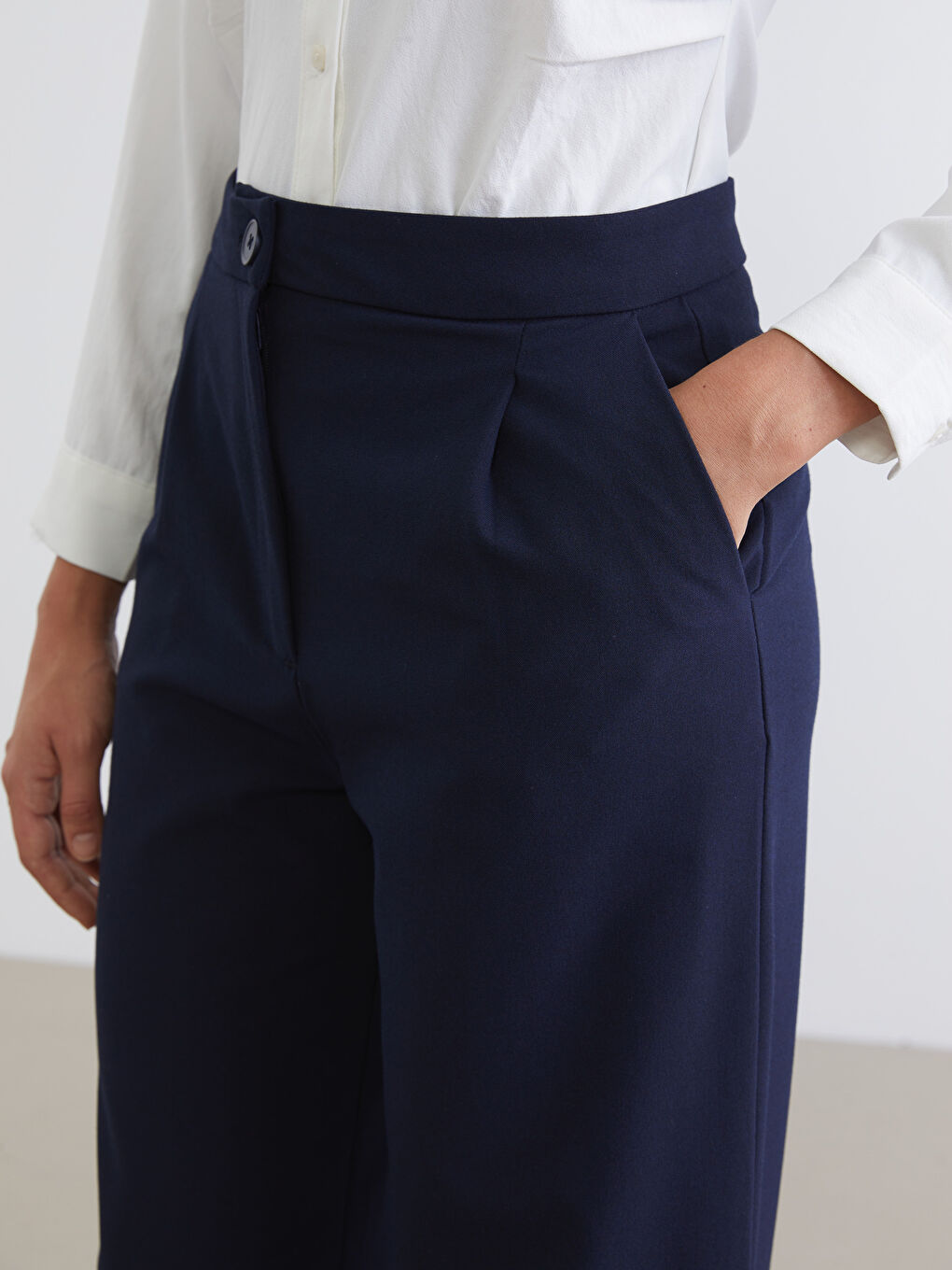 Lacivert Loose Fit Geniş Paça Kadın Pileli Pantolon-2