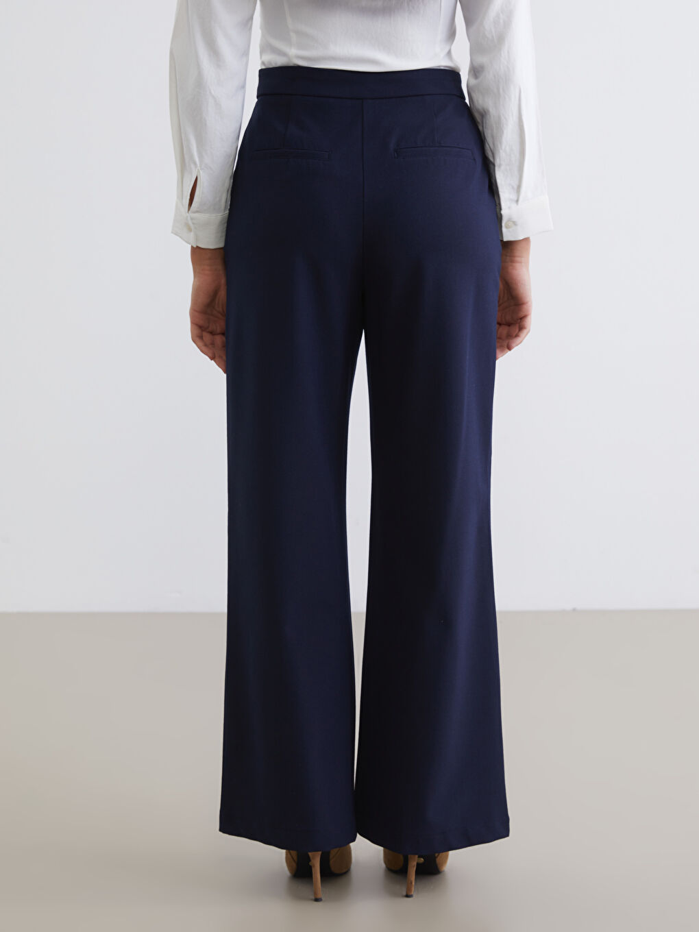 Lacivert Loose Fit Geniş Paça Kadın Pileli Pantolon-3