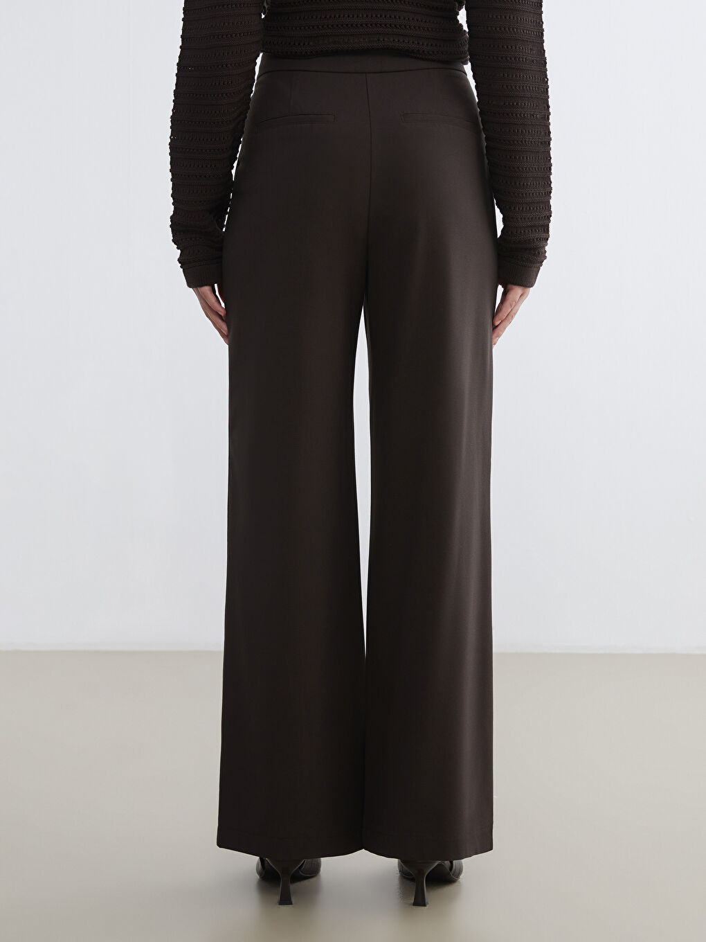 Kahverengi Loose Fit Geniş Paça Kadın Pileli Pantolon-3