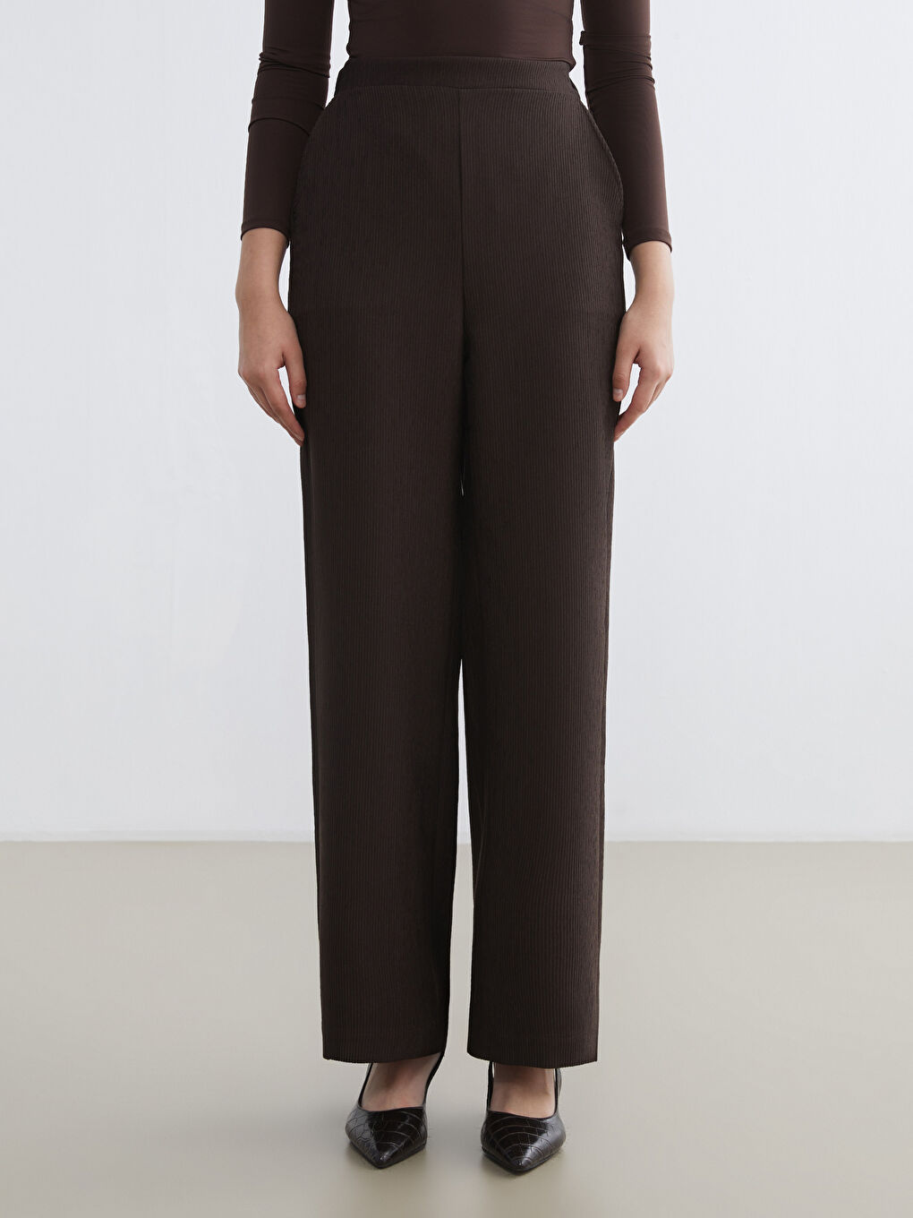 Kahverengi Beli Lastikli Geniş Paça Kadın Pantolon-1