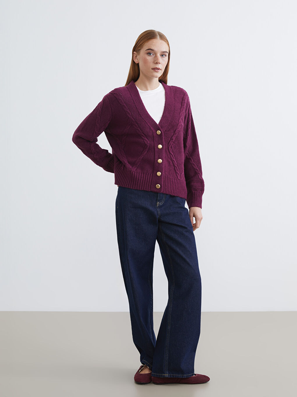 Bordo V Yaka Kendinden Desenli Kadın Triko Hırka-1