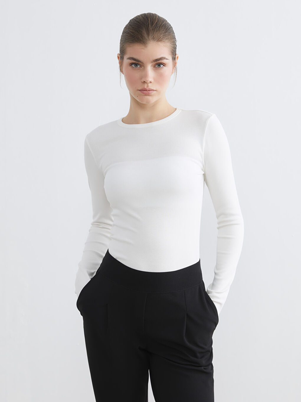 Ekru Bisiklet Yaka Kadın Body