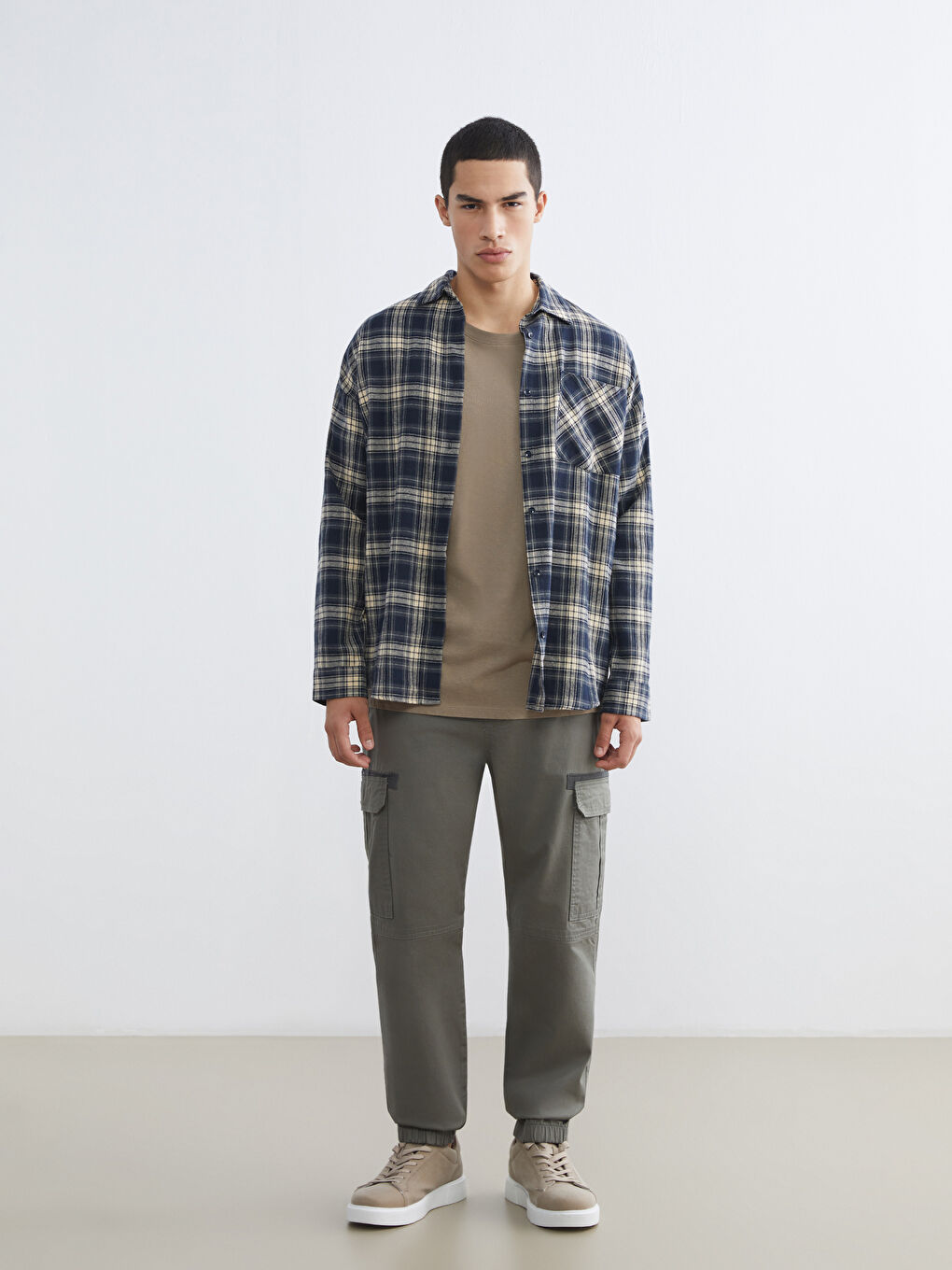 Haki Standart Kalıp Beli Lastikli Erkek Pantolon