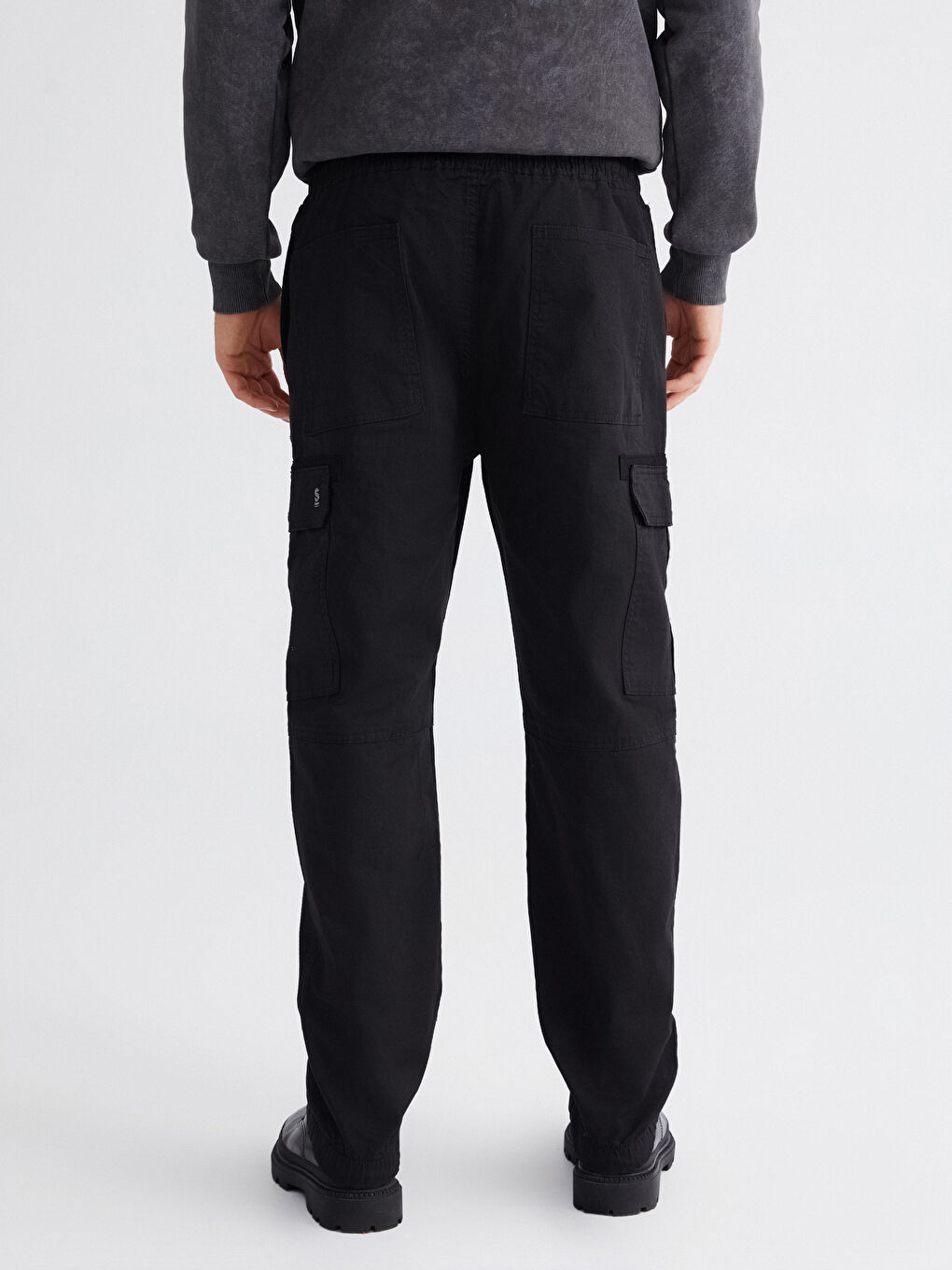 Siyah Standart Kalıp Beli Lastikli Erkek Pantolon-3