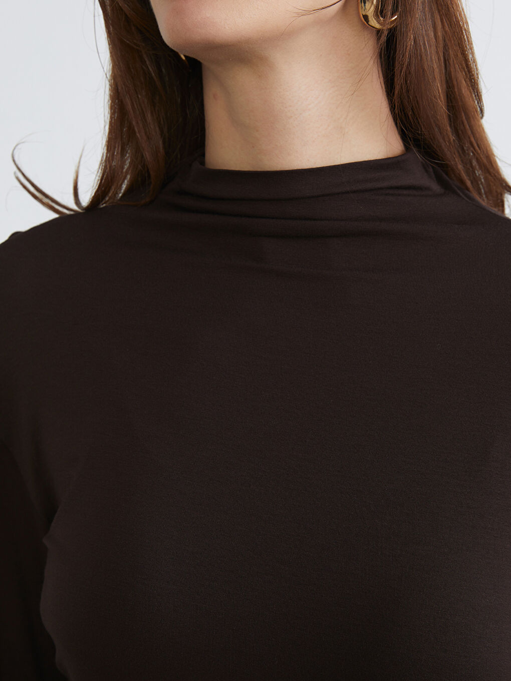 Kahverengi Dik Yaka Sırt Dekolteli Bluz-2