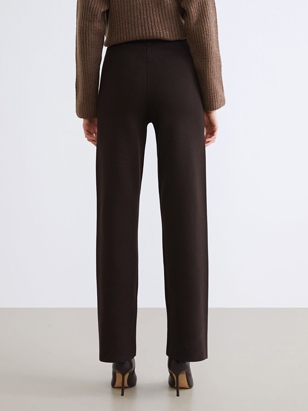 Kahverengi Beli Lastikli Kadın Triko Pantolon-3