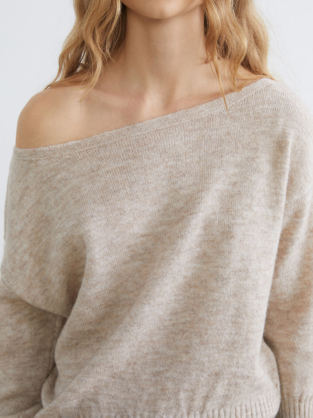 Bej Kayık Yaka Oversize Kadın Triko Kazak-2