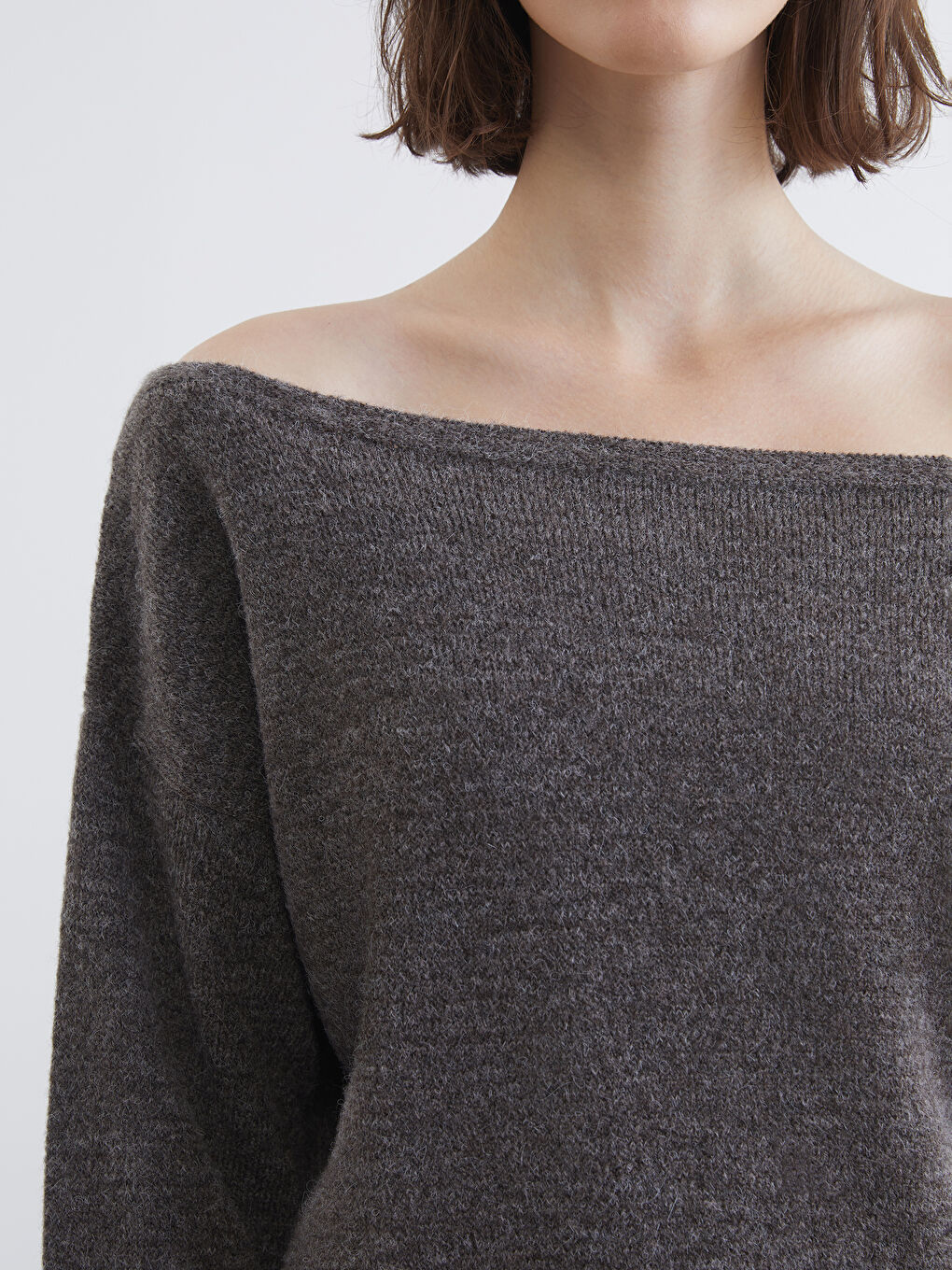 Kahverengi Kayık Yaka Oversize Kadın Triko Kazak-2