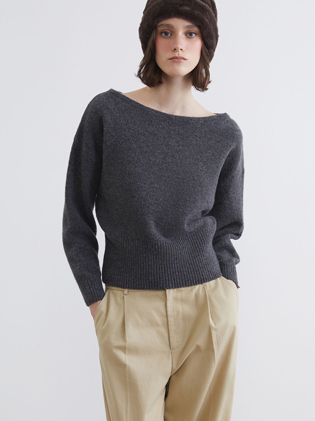 Antrasit Kayık Yaka Kadın Triko Kazak-1