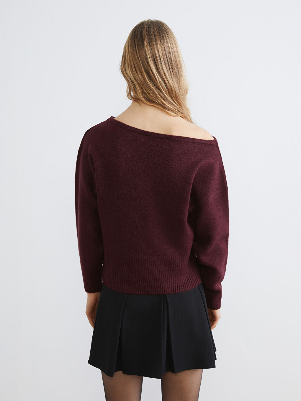 Džemper od trikotaže sa širokim izrezom za žene-3