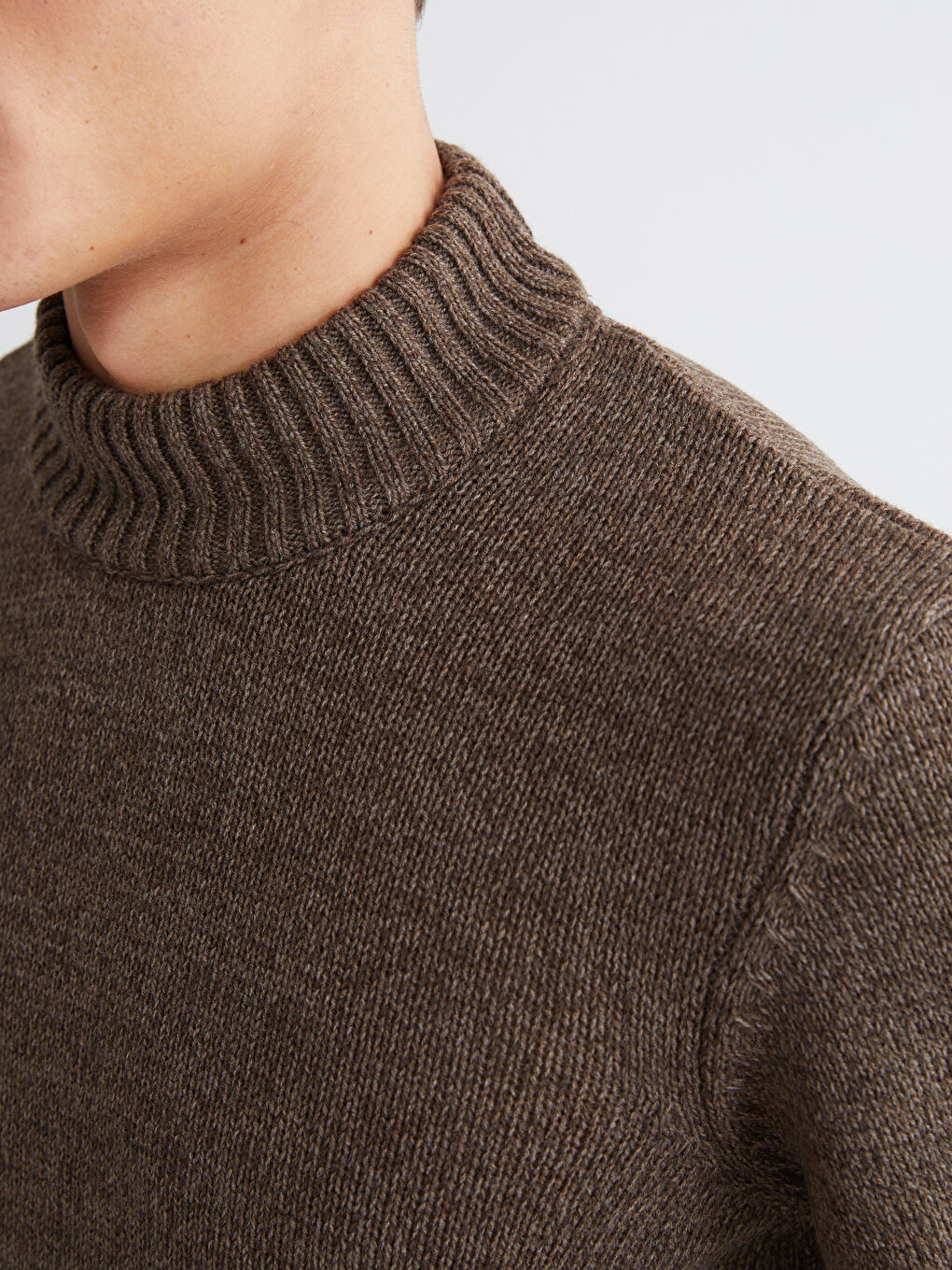 Kahverengi Yarım Balıkçı Yaka Erkek Triko Kazak-2