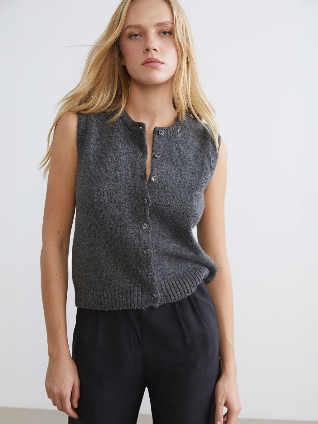 Antrasit Bisiklet Yaka Kadın Triko Yelek