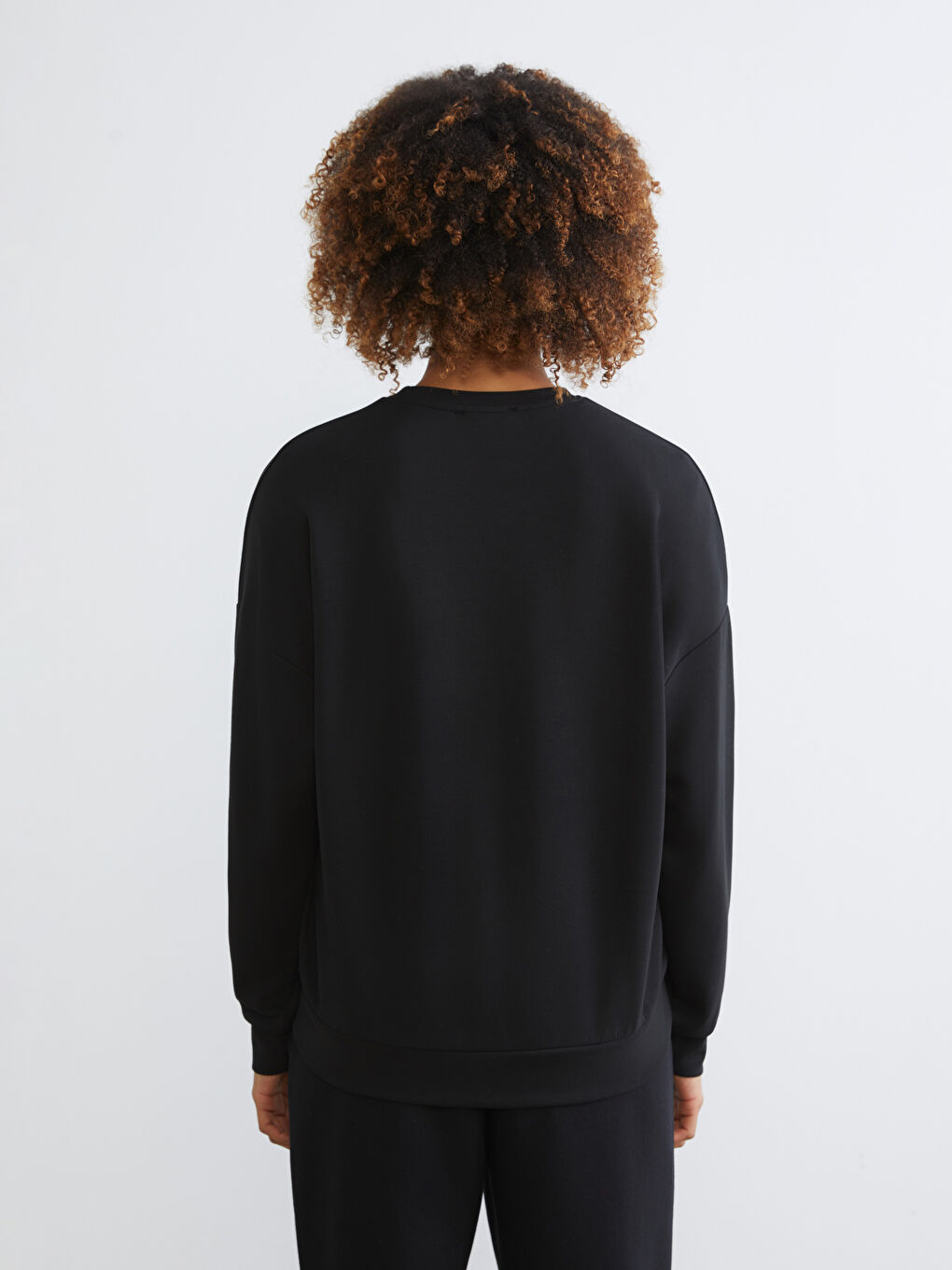 Siyah Bisiklet Yaka Oversize Kadın Sweatshirt-3