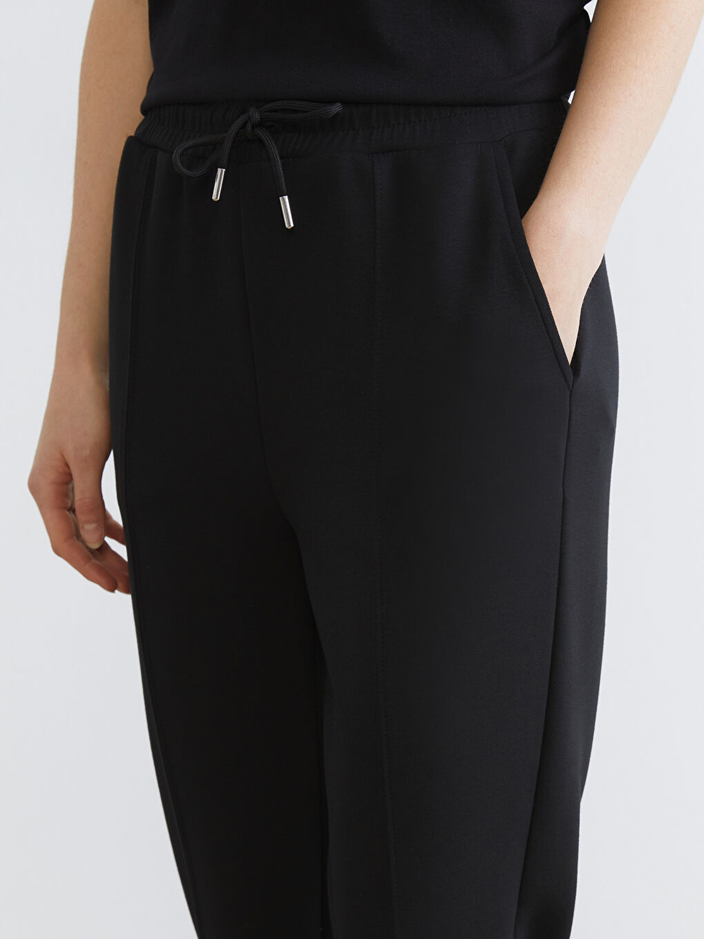 Siyah Beli Lastikli Kadın Jogger Eşofman Altı-2