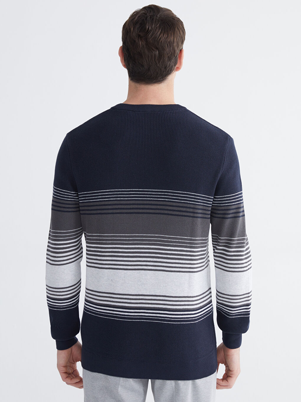 بلوز یه‌خه‌ خڕ خەتخەت بۆ پیاوان تریکۆ-3