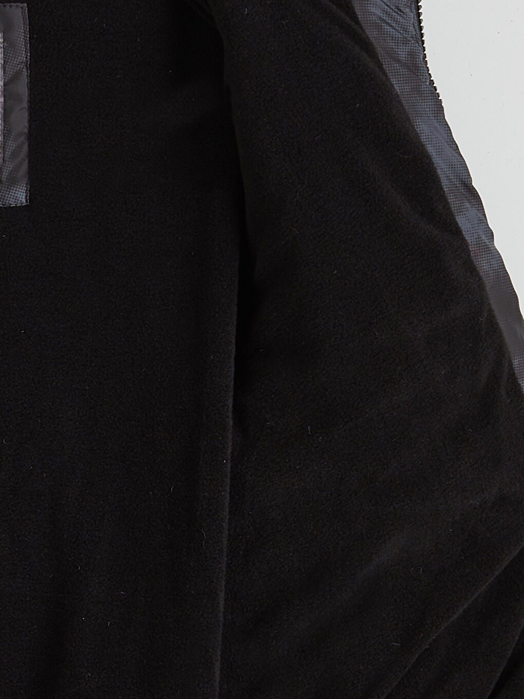 Siyah Kapüşonlu Erkek Çocuk Şişme Mont-5