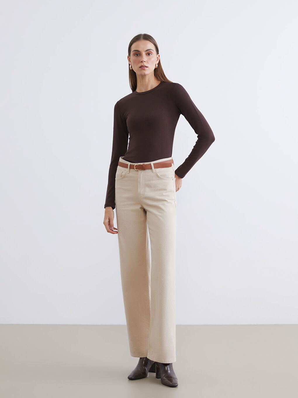 Әйелдерге арналған дөңгелек жағалы боди-1