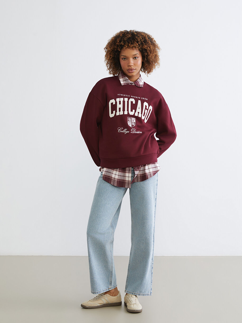 Bordo Chicago Baskılı Oversize Kadın Kalın Sweatshirt-1