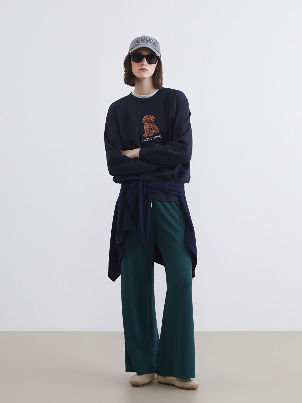 Embroidered Oversize Women's Thick Sweatshirt-1