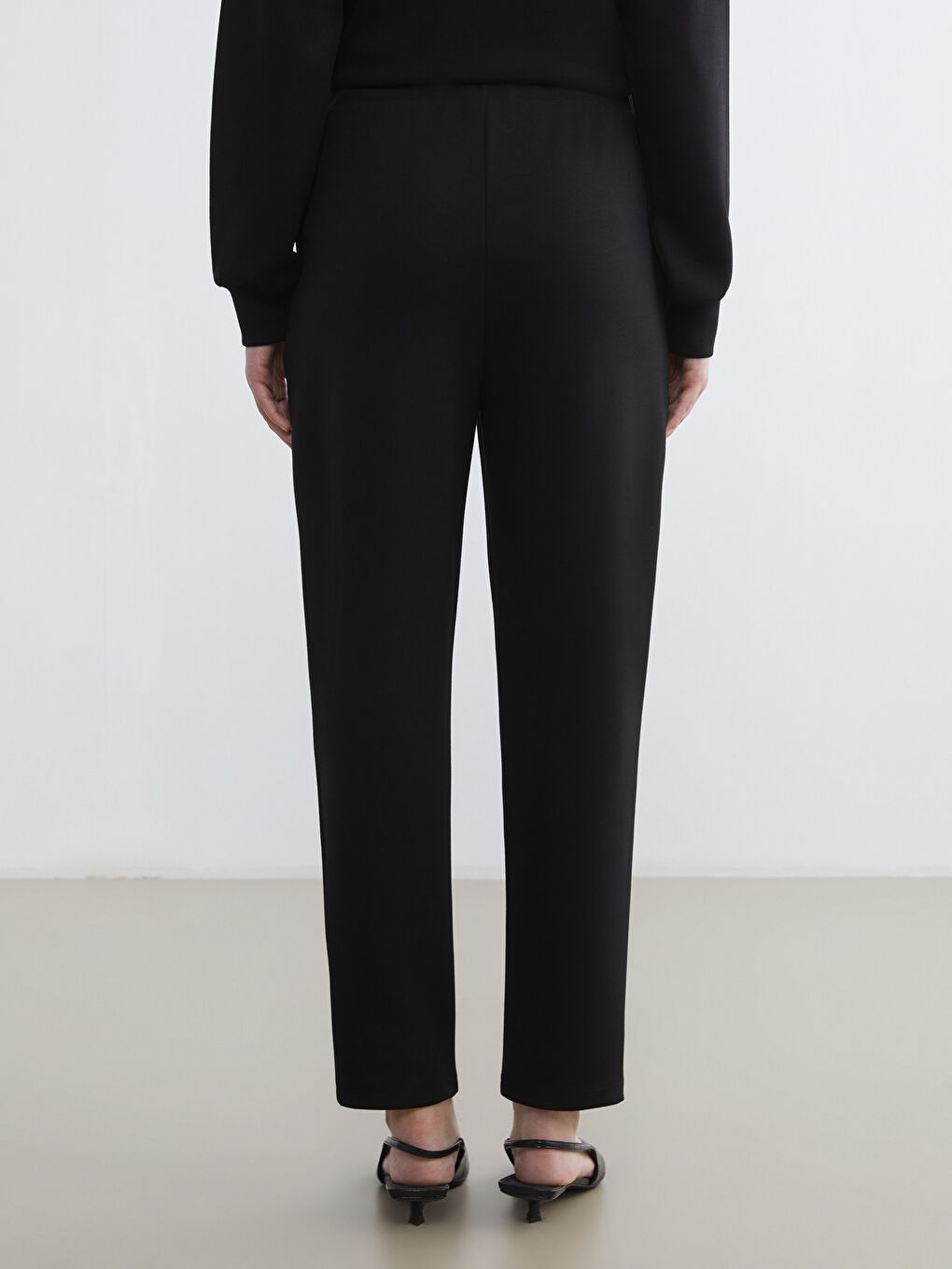 Siyah Beli Lastikli Kadın Eşofman Altı-3