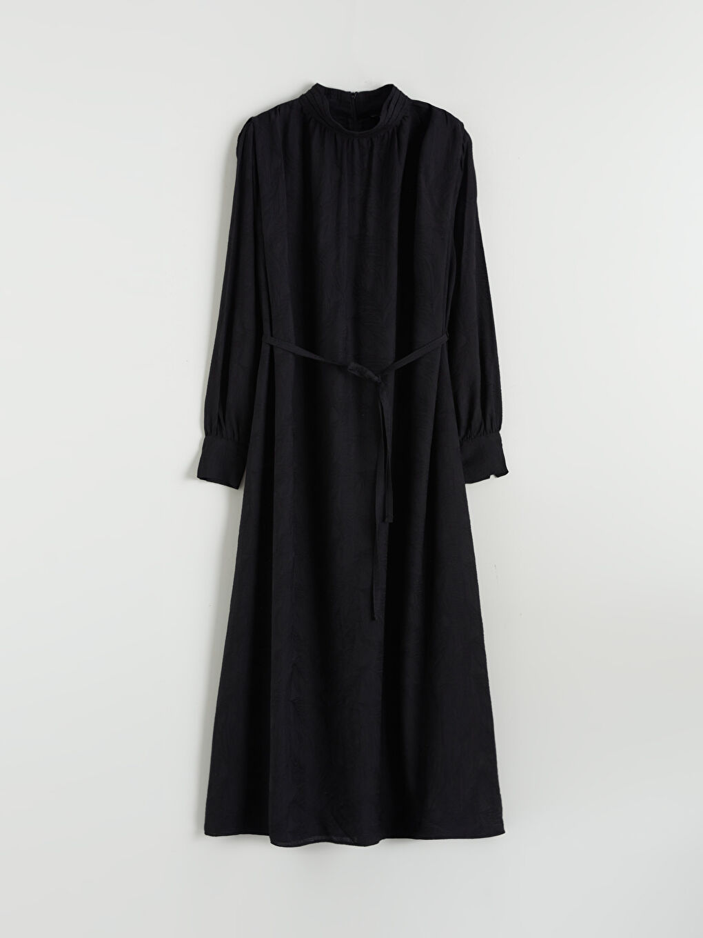 Siyah Dik Yaka Kuşaklı Elbise-4