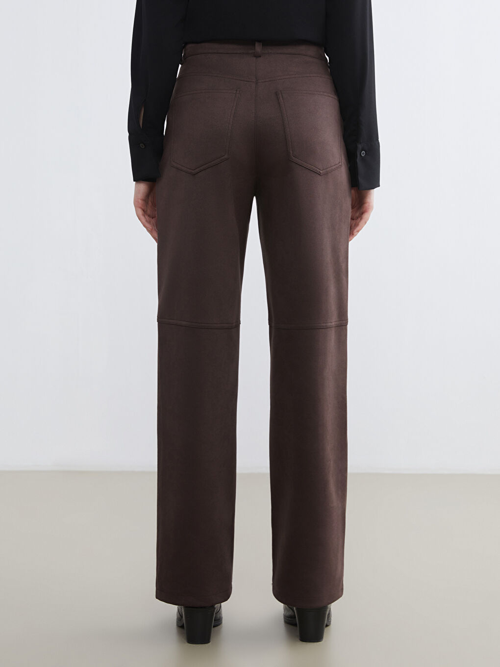 Kahverengi Standart Fit Kadın Süet Görünümlü Pantolon-3