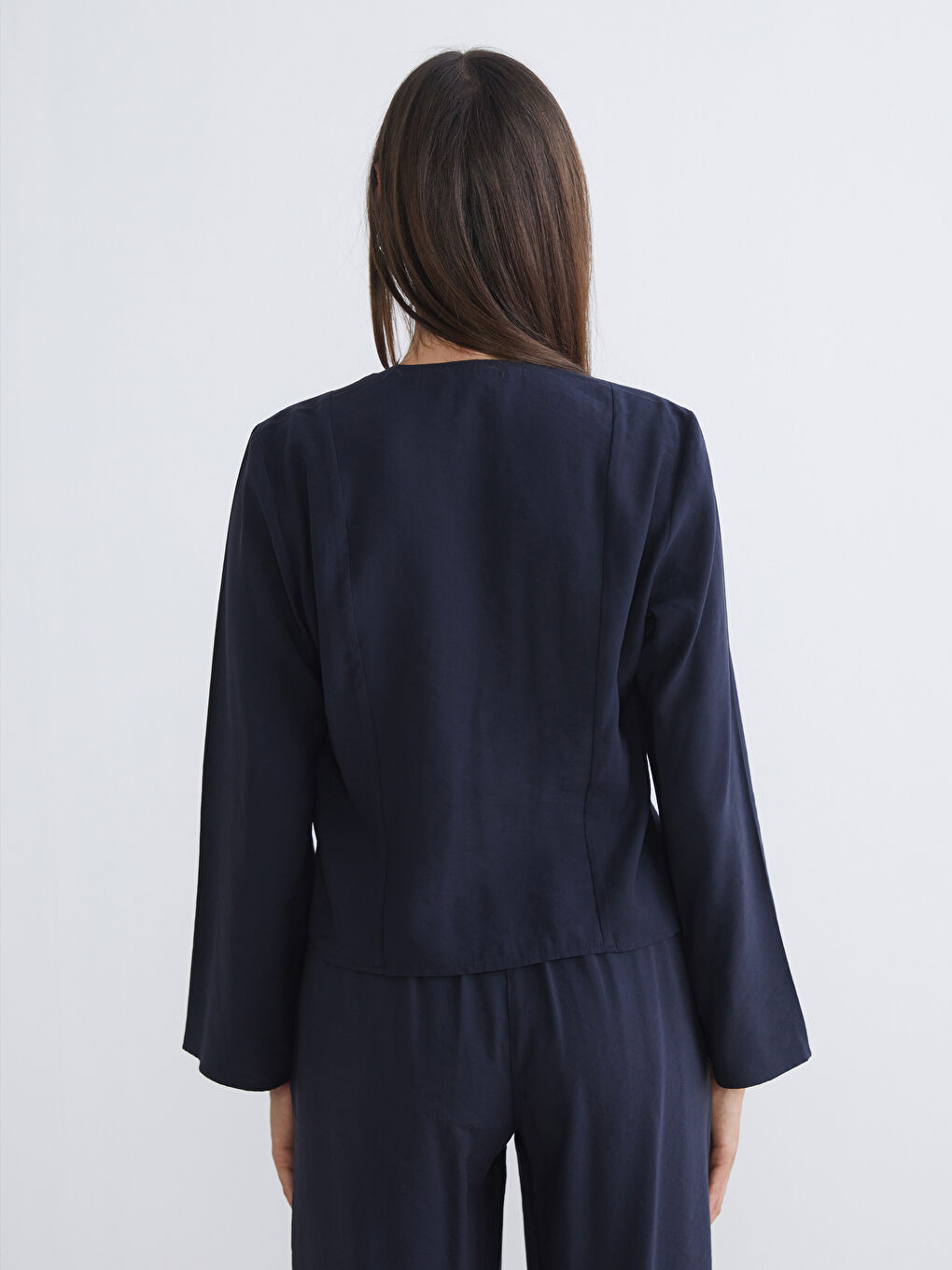 Lacivert V Yaka Bağlamalı Bluz-3