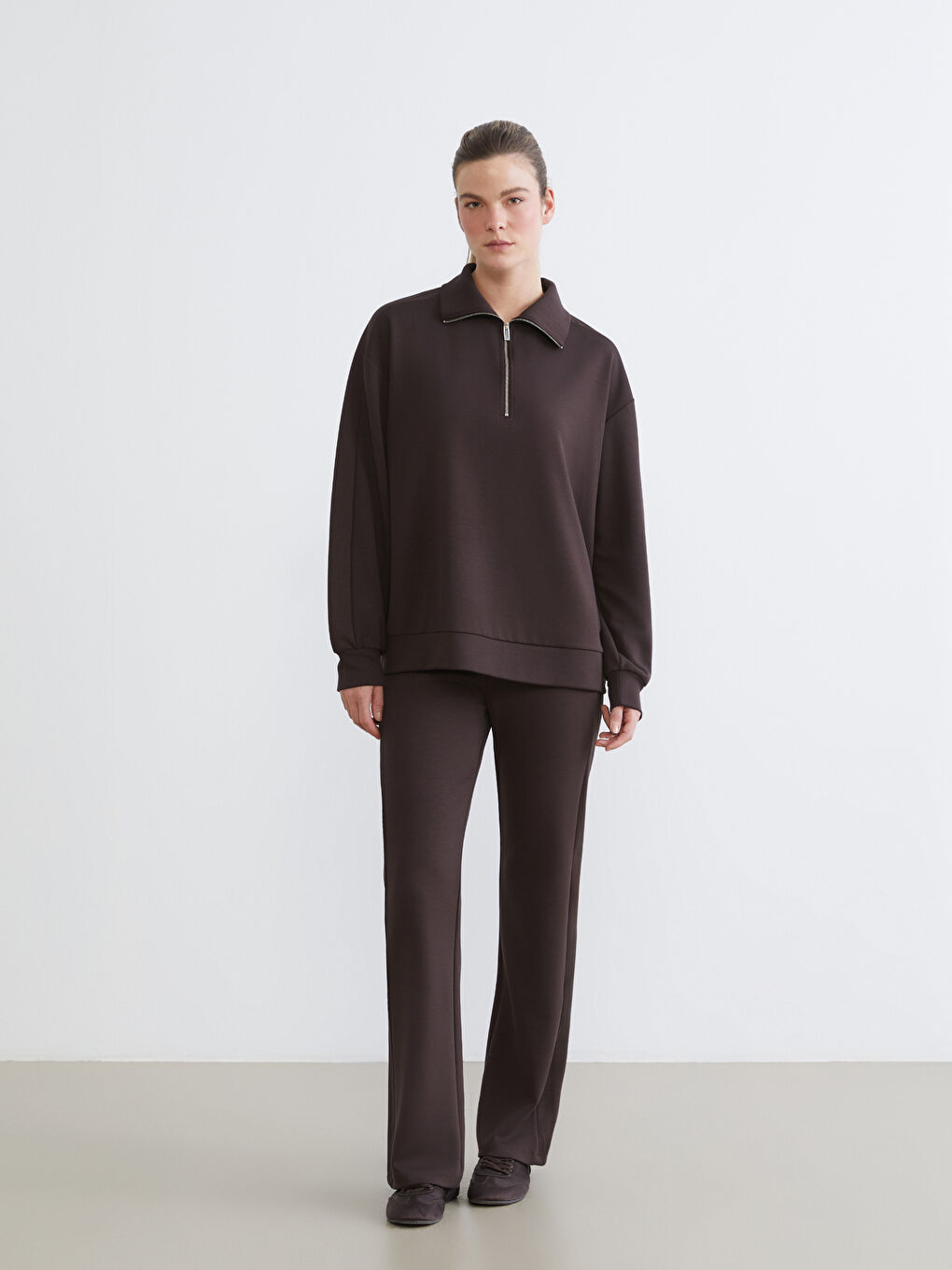 كنزة رياضية بني امرأة-1