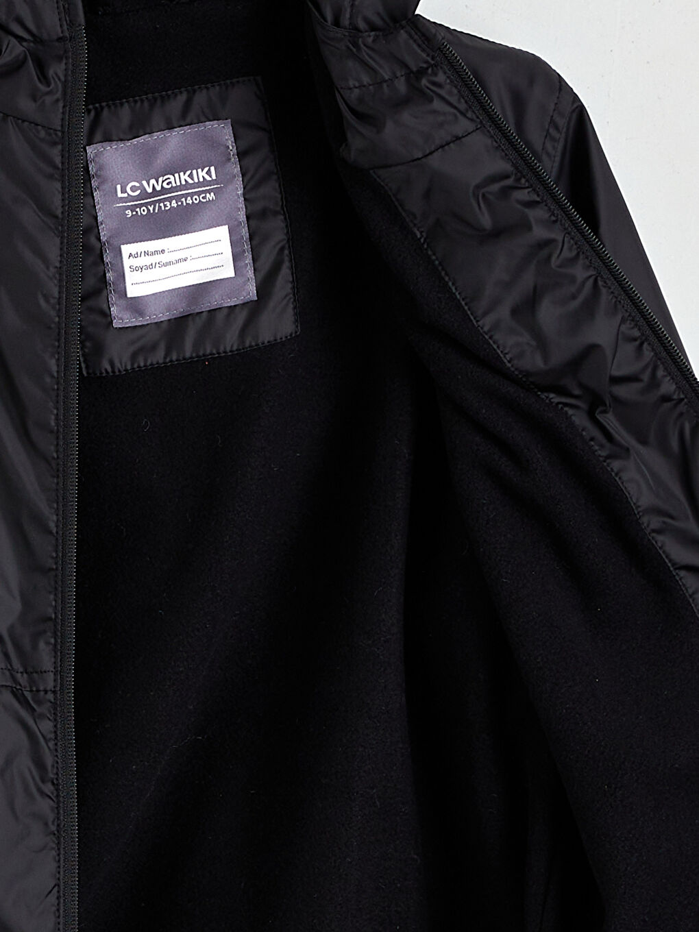 Siyah Kapüşonlu Erkek Çocuk Mont-3