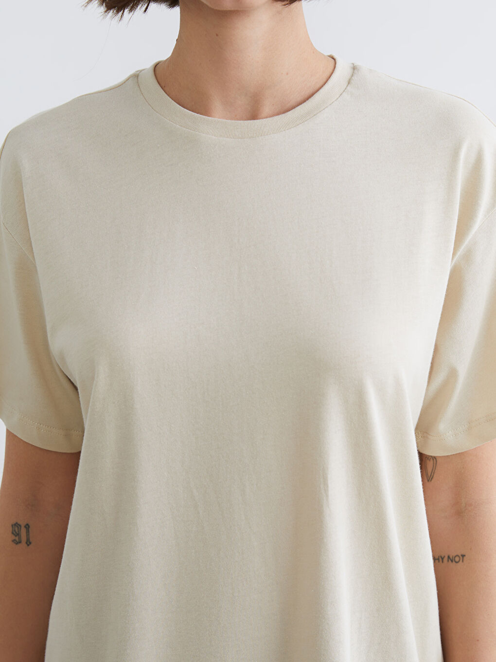 Bej Bisiklet Yaka Baskılı Oversize Kadın Spor Tişört-2