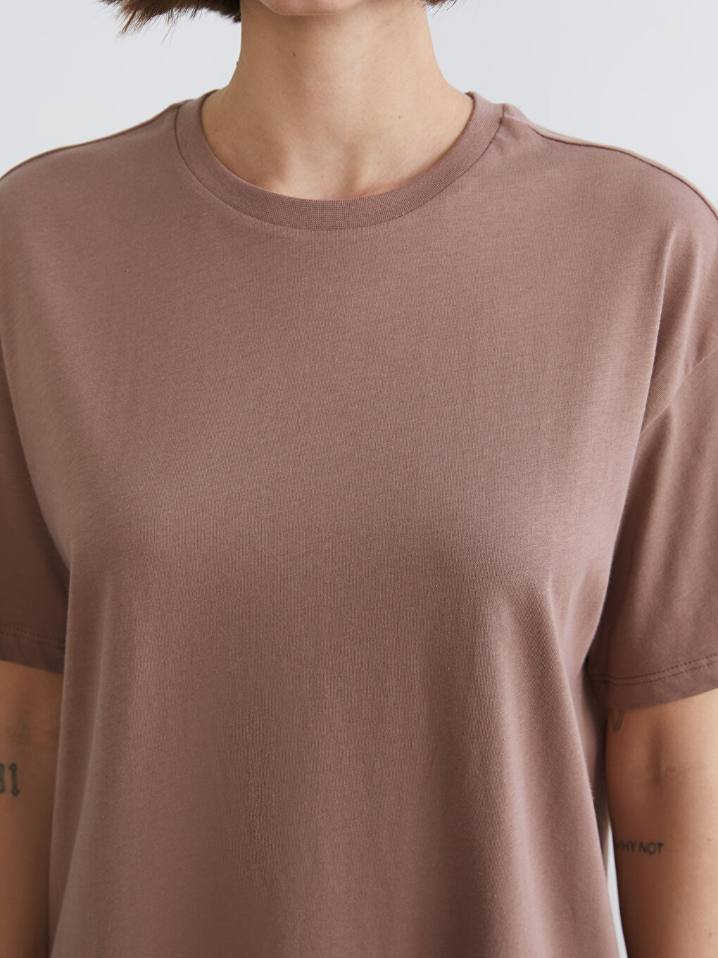 Kahverengi Bisiklet Yaka Baskılı Oversize Kadın Spor Tişört-2