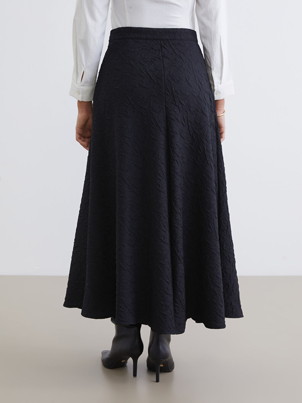 Siyah Beli Fermuarlı Dokulu A Kesim Etek-3