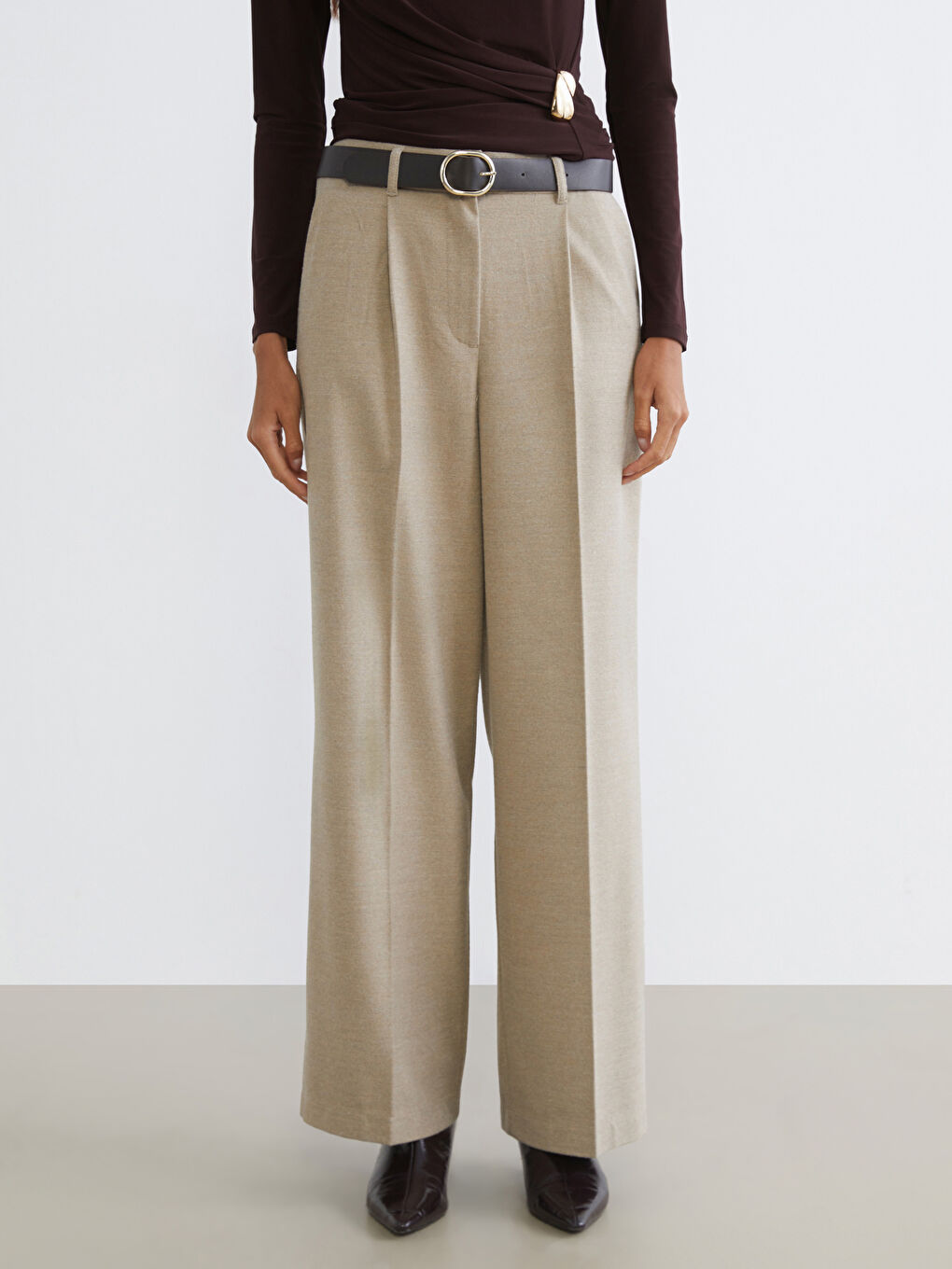Bej Beli Kemerli Geniş Paça Kadın Pantolon-1