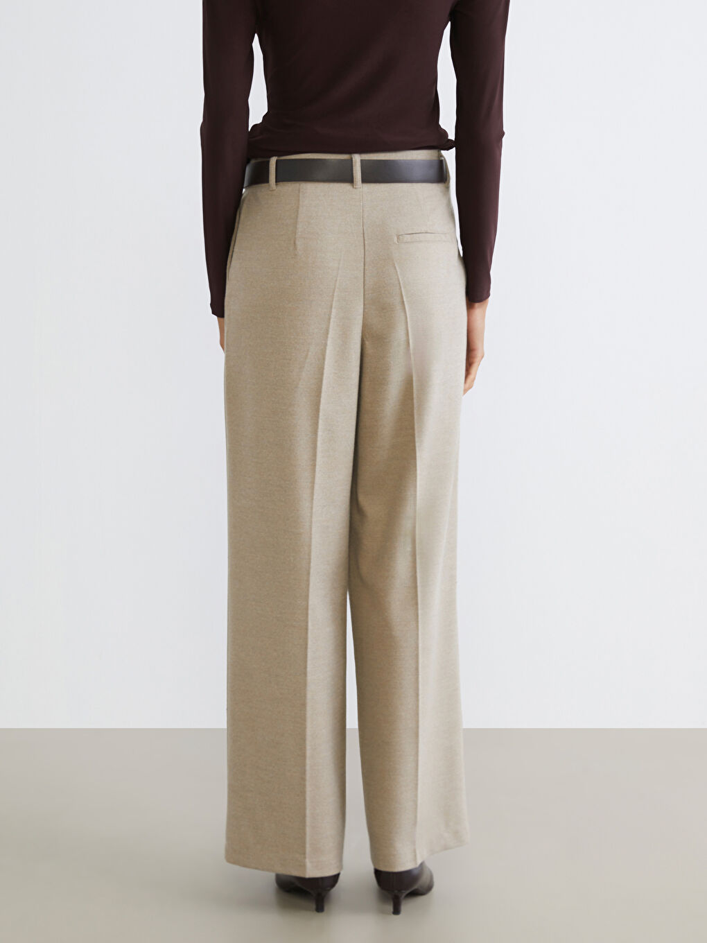 Bej Beli Kemerli Geniş Paça Kadın Pantolon-3