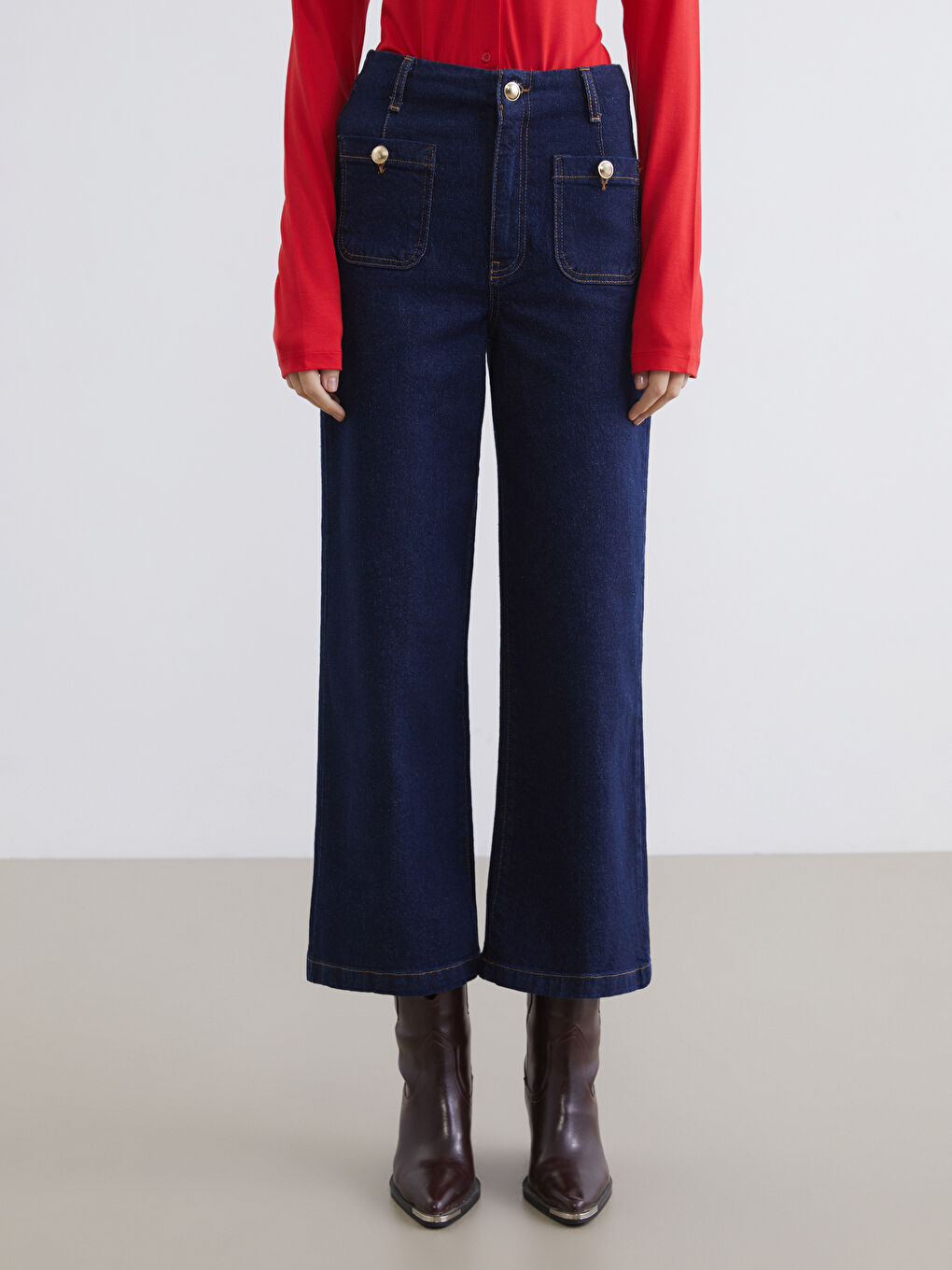 ფართოფეხა ჯინსი ქალებისთვის-1